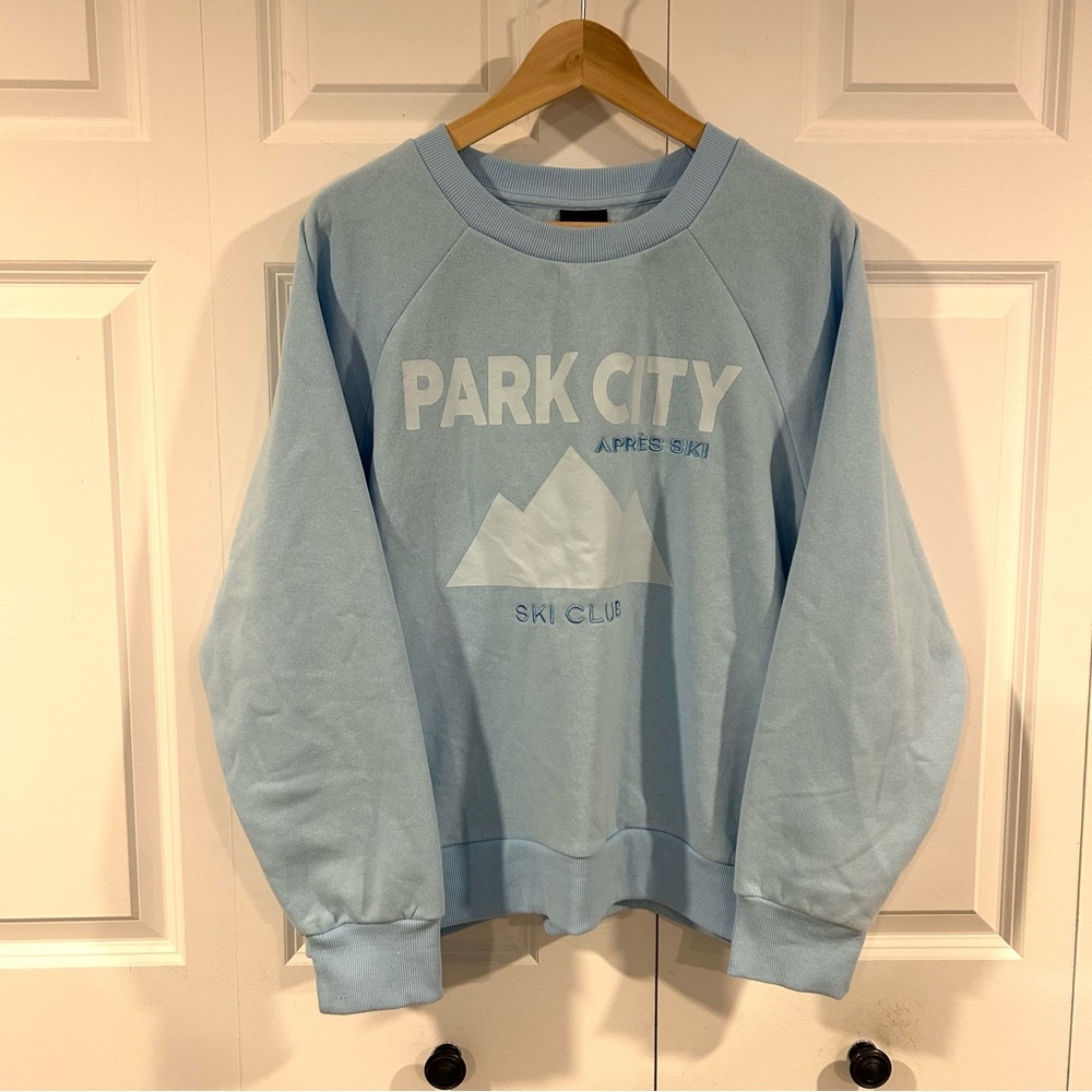 Park City Apres Ski Club Baby Blue Crewneck Sweater Sweatshirt Size Large